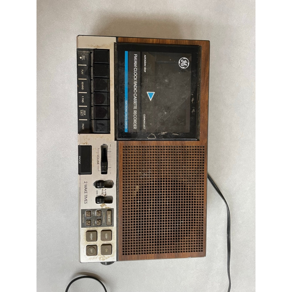 GE Vintage AM/FM Clock Radio Cassette Recorder One Size Brown Silver